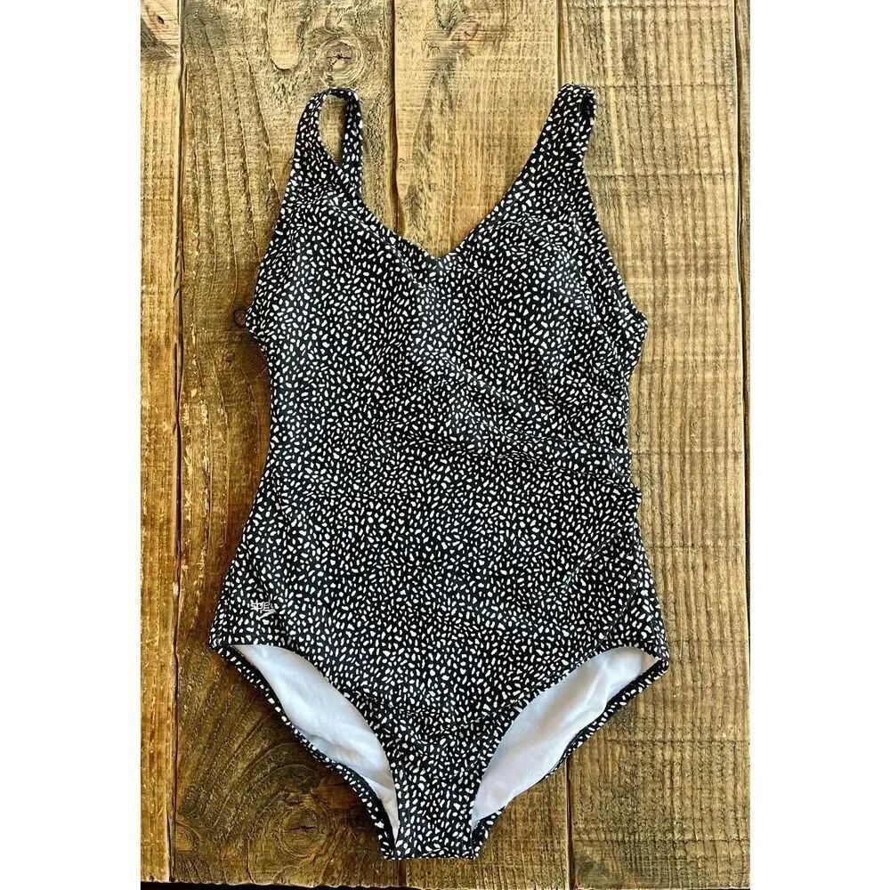 Speedo size 10โone piece